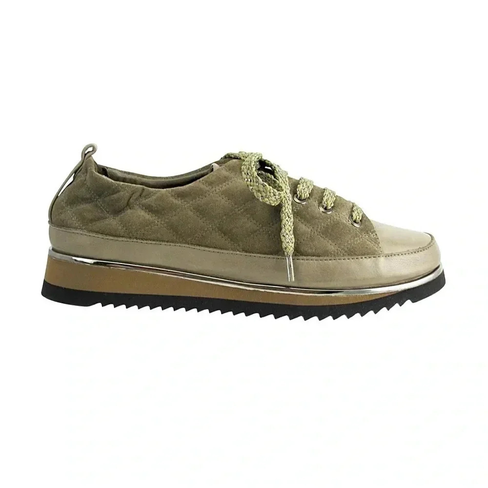 Ron White Naomi Quilted Sneaker size 6.5